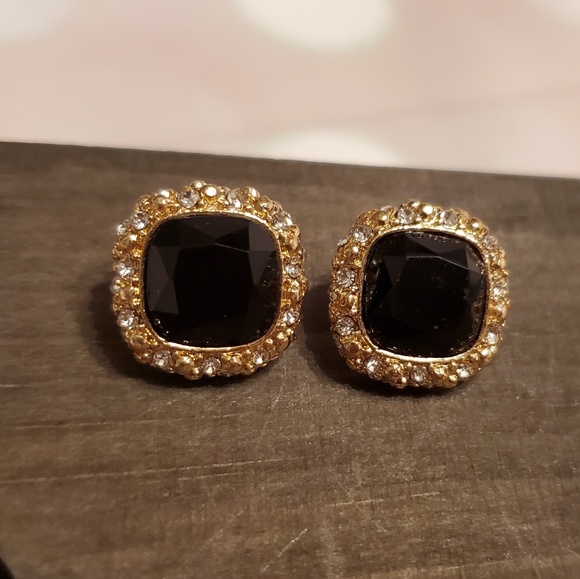 2 for $20 Nwt Black Stone Gold Earrings Set - Picture 5 of 6